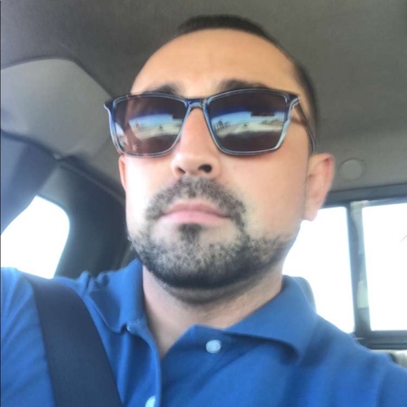 Meet your Posher, Adrian - Picture 1 of 1